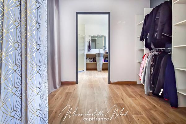 Grande maison familiale avec logement indépendant, garages et dépendances