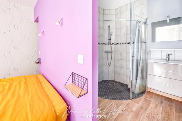 Grande maison familiale avec logement indépendant, garages et dépendances