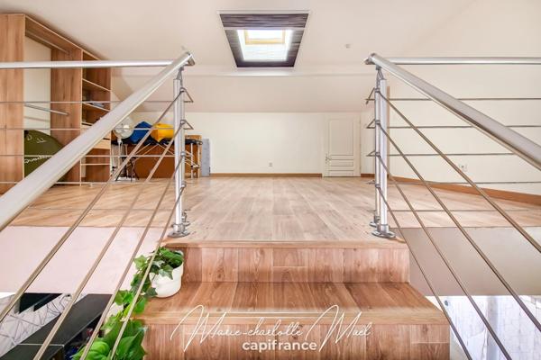 Grande maison familiale avec logement indépendant, garages et dépendances