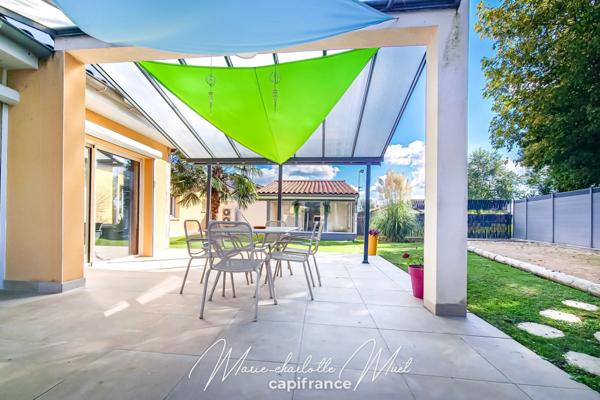 Grande maison familiale avec logement indépendant, garages et dépendances