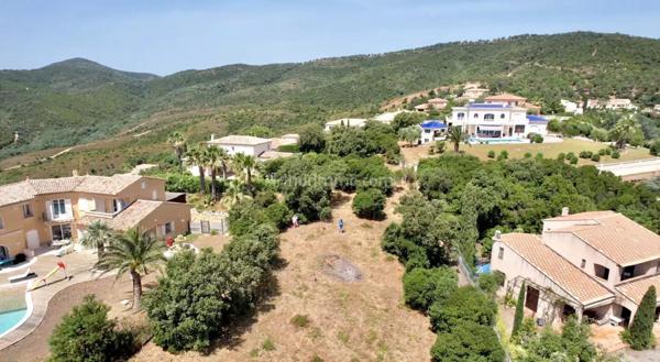 Vente Terrain 1826 m2 à Les Issambres