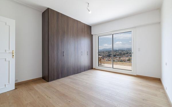 Appartement à vendre    5 pièces • 167,34 m2 Nice