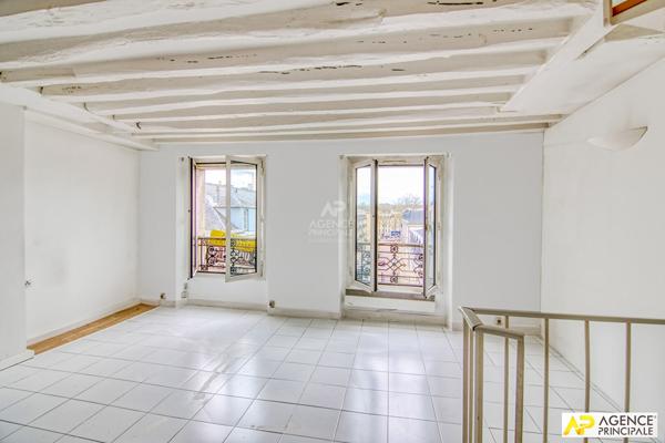 Versailles Notre-Dame Montbauron Appartement 5 pièces 96 m² au sol situé au 2ème et dernier étage avec cave €595 000 ** - Référence 25426