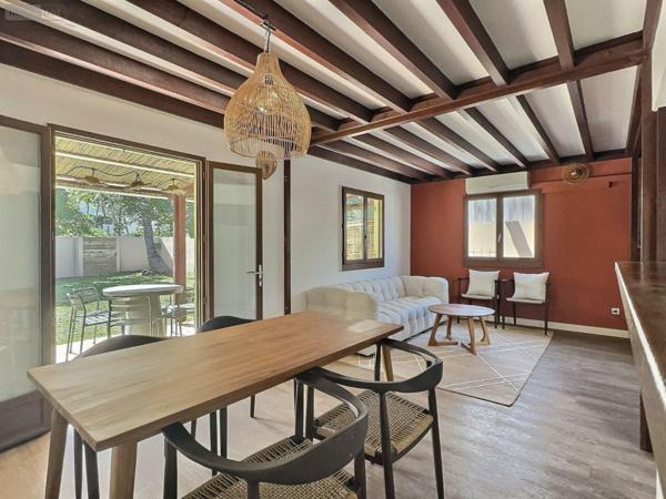 Maison restaurée à vendre à L'Étang-Salé à la Réunion (97427), ref : 97424/159   
Etang-Salé les Bains