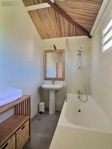 Maison restaurée à vendre à L'Étang-Salé à la Réunion (97427), ref : 97424/159   
Etang-Salé les Bains