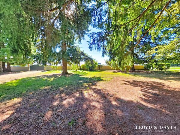 Bordeaux et Angoulême à 45 min – Maison familiale avec piscine sur parc arboré de 4 350 m²