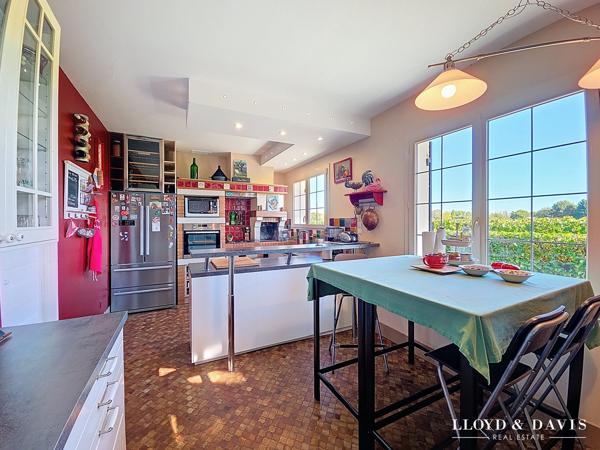 Bordeaux et Angoulême à 45 min – Maison familiale avec piscine sur parc arboré de 4 350 m²