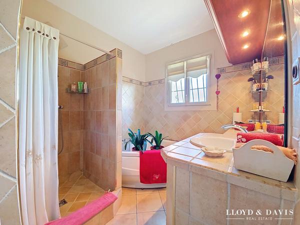 Bordeaux et Angoulême à 45 min – Maison familiale avec piscine sur parc arboré de 4 350 m²