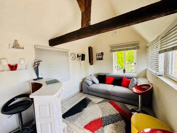 À VENDRE MAYENNE – Manoir d’exception du XIIIe siècle sur 3 hectares – Gîte ou demeure familiale de charme