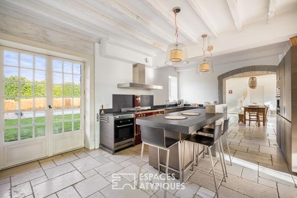 Bâtisse de caractère en plein coeur de Chasselay