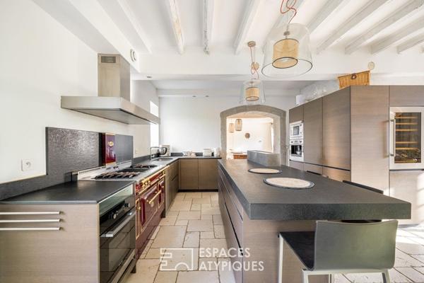 Bâtisse de caractère en plein coeur de Chasselay