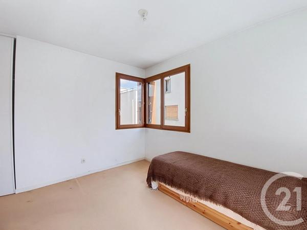 Appartement F4 à vendre  4 pièces - 79,65 m 2   ST DENIS  - 93