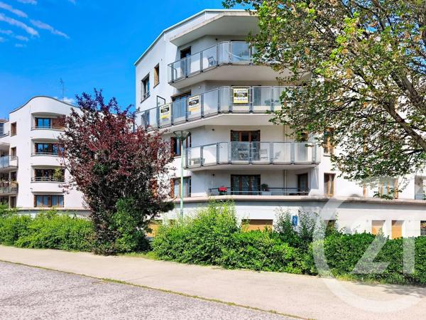 Appartement F4 à vendre  4 pièces - 79,65 m 2   ST DENIS  - 93