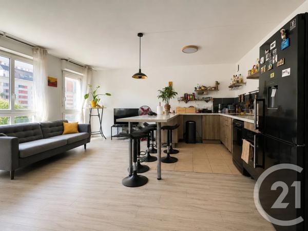 Appartement F4 à vendre  4 pièces - 79,65 m 2   ST DENIS  - 93