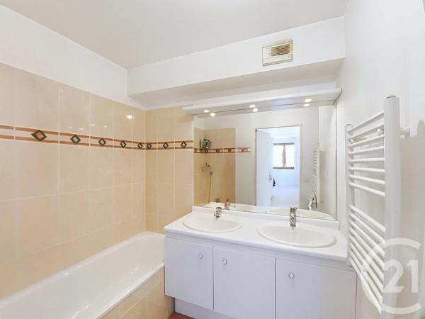 Appartement F4 à vendre  4 pièces - 79,65 m 2   ST DENIS  - 93