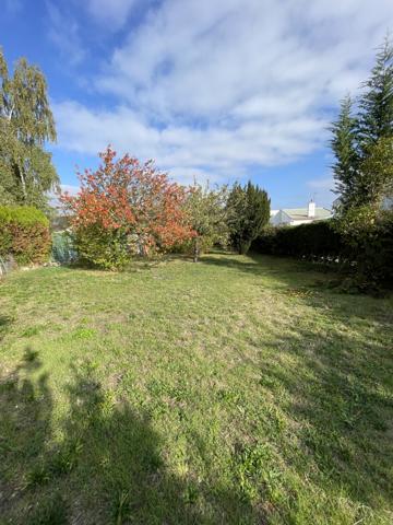 Amiens (80090) Maison spacieuse de 141 m² avec 4 chambres sur terrain arboré de 1493 m²