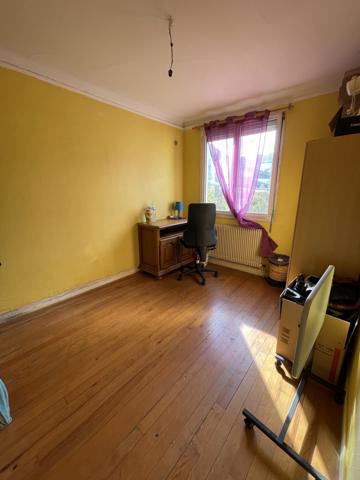 Amiens (80090) Maison spacieuse de 141 m² avec 4 chambres sur terrain arboré de 1493 m²