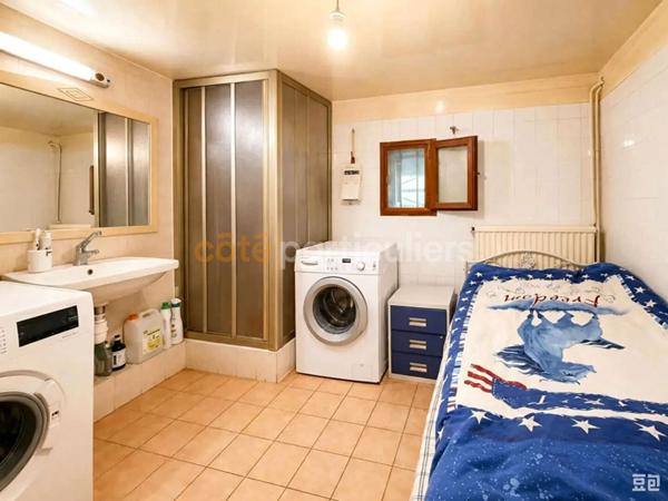 Vente
                Maison110 m² - 5 Pièces -
                    BOBIGNY (93000)