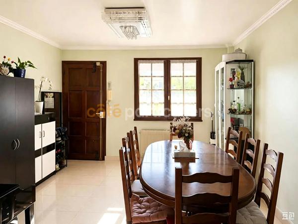 Vente
                Maison110 m² - 5 Pièces -
                    BOBIGNY (93000)
