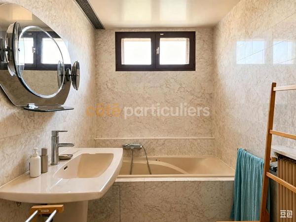 Vente
                Maison110 m² - 5 Pièces -
                    BOBIGNY (93000)