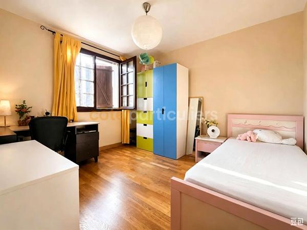 Vente
                Maison110 m² - 5 Pièces -
                    BOBIGNY (93000)