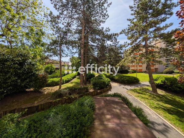 Appartement
         2 pièces
        - 50 m² 129 500 € *