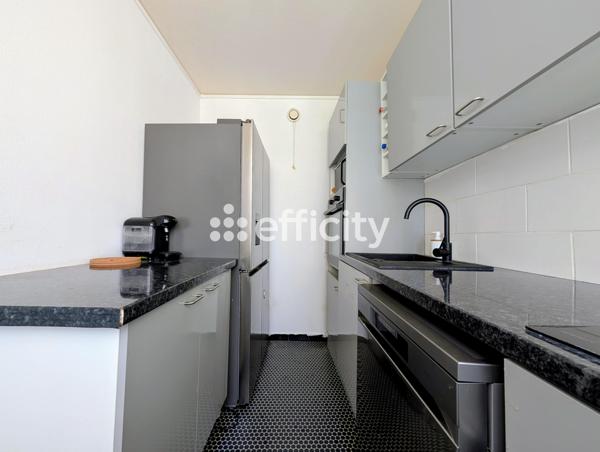 Appartement
         2 pièces
        - 50 m² 129 500 € *