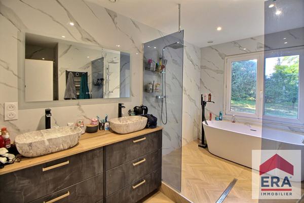 Maison Lapalud 4 pièce(s) 125 m2