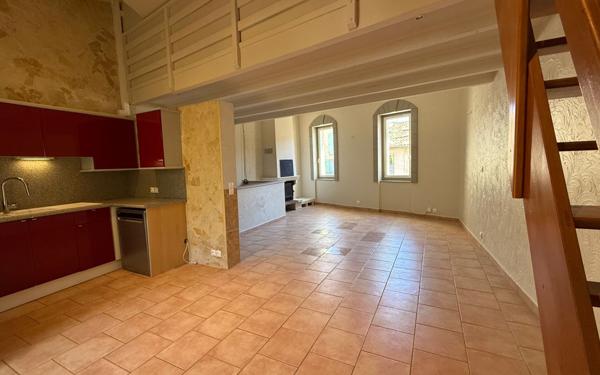 Maison à louer    5 pièces •  Solliès-Pont