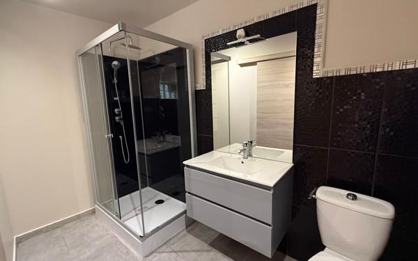 Maison à louer    5 pièces •  Solliès-Pont