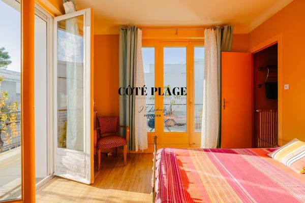 ANCIEN HÔTEL PARTICULIER AVEC ROOFTOP REMARQUABLE DES ANNÉES 50 AU PRIX DE 895 000 € HAI