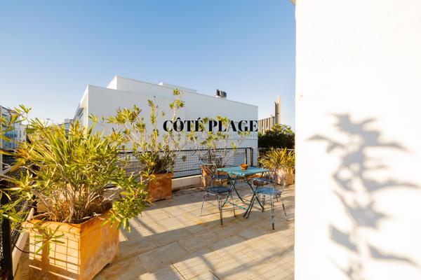 ANCIEN HÔTEL PARTICULIER AVEC ROOFTOP REMARQUABLE DES ANNÉES 50 AU PRIX DE 895 000 € HAI