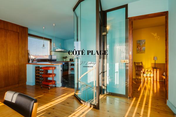 ANCIEN HÔTEL PARTICULIER AVEC ROOFTOP REMARQUABLE DES ANNÉES 50 AU PRIX DE 895 000 € HAI