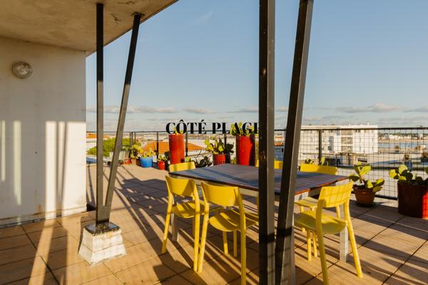 ANCIEN HÔTEL PARTICULIER AVEC ROOFTOP REMARQUABLE DES ANNÉES 50 AU PRIX DE 895 000 € HAI