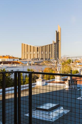 ANCIEN HÔTEL PARTICULIER AVEC ROOFTOP REMARQUABLE DES ANNÉES 50 AU PRIX DE 895 000 € HAI