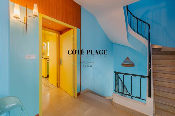 ANCIEN HÔTEL PARTICULIER AVEC ROOFTOP REMARQUABLE DES ANNÉES 50 AU PRIX DE 895 000 € HAI