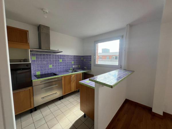 A LOUER : T2 à LILLE • Rue du Chevalier Français - SAINT-MAURICE PELLEVOI • 883 € CC • Réf. 27-001
