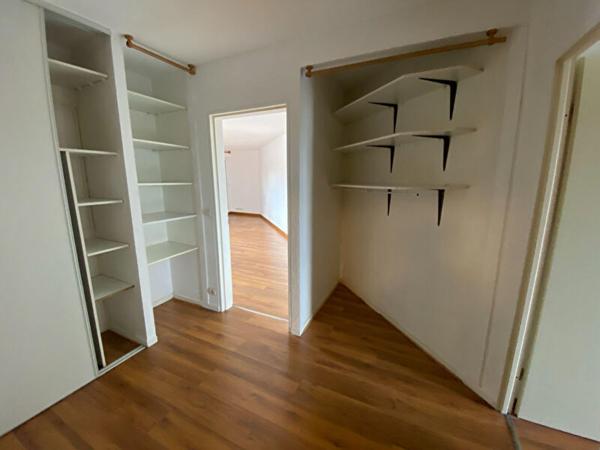 A LOUER : T2 à LILLE • Rue du Chevalier Français - SAINT-MAURICE PELLEVOI • 883 € CC • Réf. 27-001