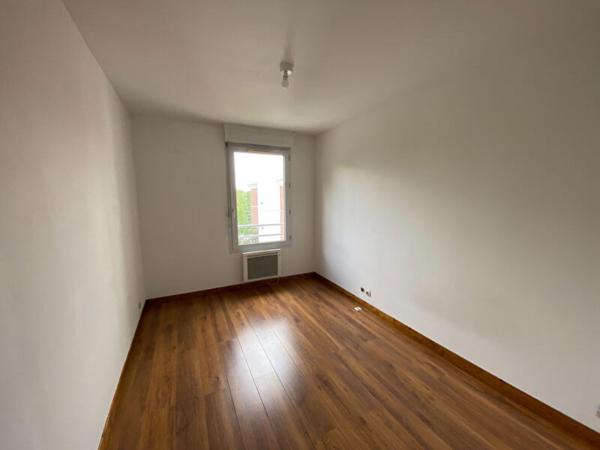 A LOUER : T2 à LILLE • Rue du Chevalier Français - SAINT-MAURICE PELLEVOI • 883 € CC • Réf. 27-001