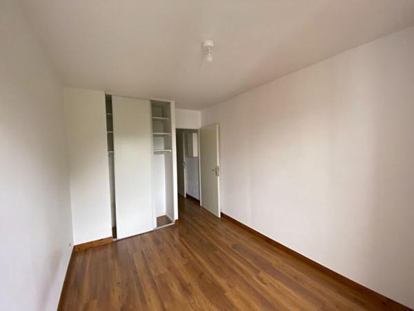 A LOUER : T2 à LILLE • Rue du Chevalier Français - SAINT-MAURICE PELLEVOI • 883 € CC • Réf. 27-001
