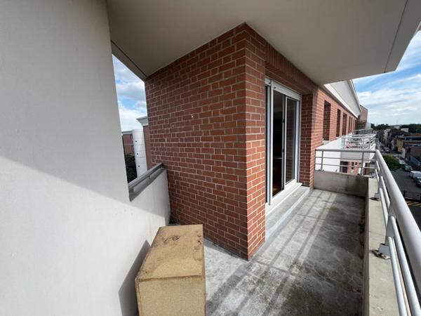 A LOUER : T2 à LILLE • Rue du Chevalier Français - SAINT-MAURICE PELLEVOI • 883 € CC • Réf. 27-001