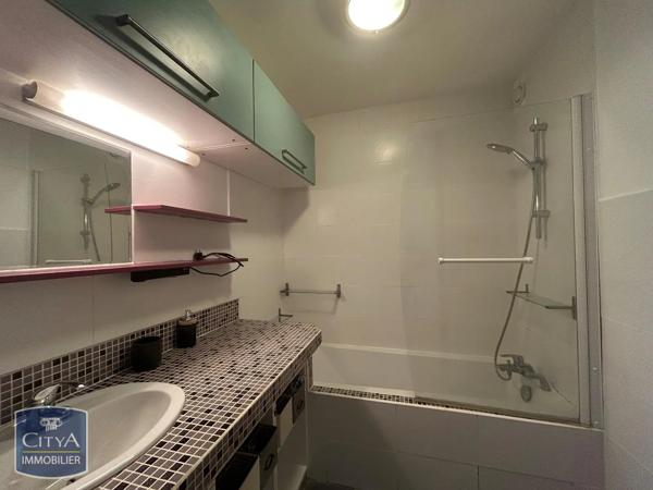Appartement à louer 3 pièces 65.95m² Annemasse (74100)