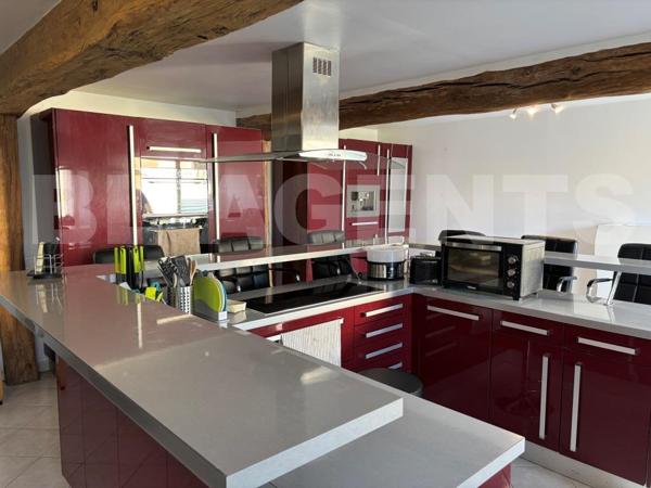 Bien atypique F5 / 150 m2 + potentiel et grande dépendances (70 m2)