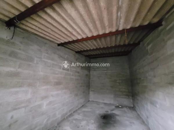 Vente Garage 18 m2 à Saint-Jean-d'Angély