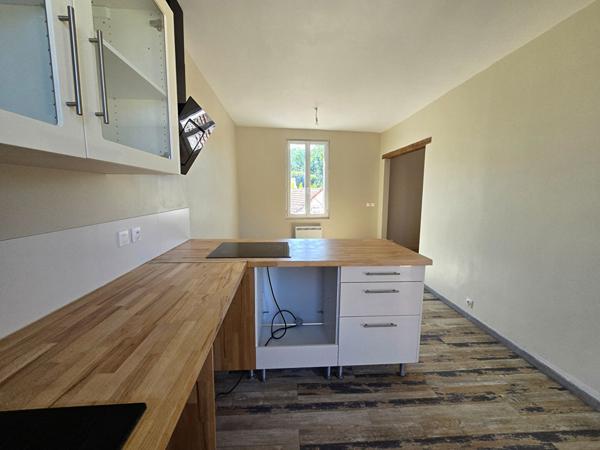 Appartement Provins 3 pièces 2 chambres / 2 remises / atelier PARIS 80 KM !