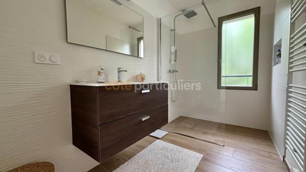 Vente
                Maison140 m² - 5 Pièces -
                    LE BOUSCAT (33110)