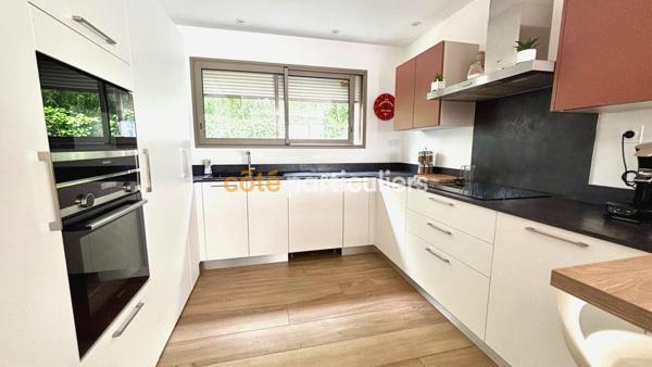 Vente
                Maison140 m² - 5 Pièces -
                    LE BOUSCAT (33110)