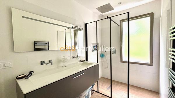 Vente
                Maison140 m² - 5 Pièces -
                    LE BOUSCAT (33110)