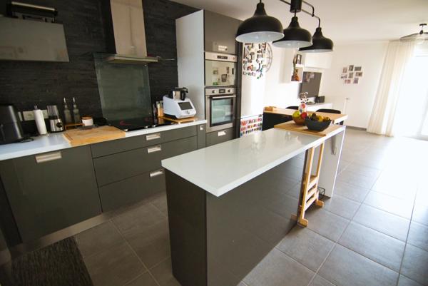 Belle maison meublée 3 chambres avec jardin – Pregnin