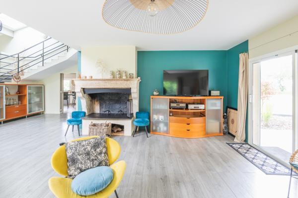 Villa architecte 300 m2 sur 4528 m2